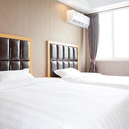 100 Inn Plus Pudong Airport Hotel Shanghai Exterior photo