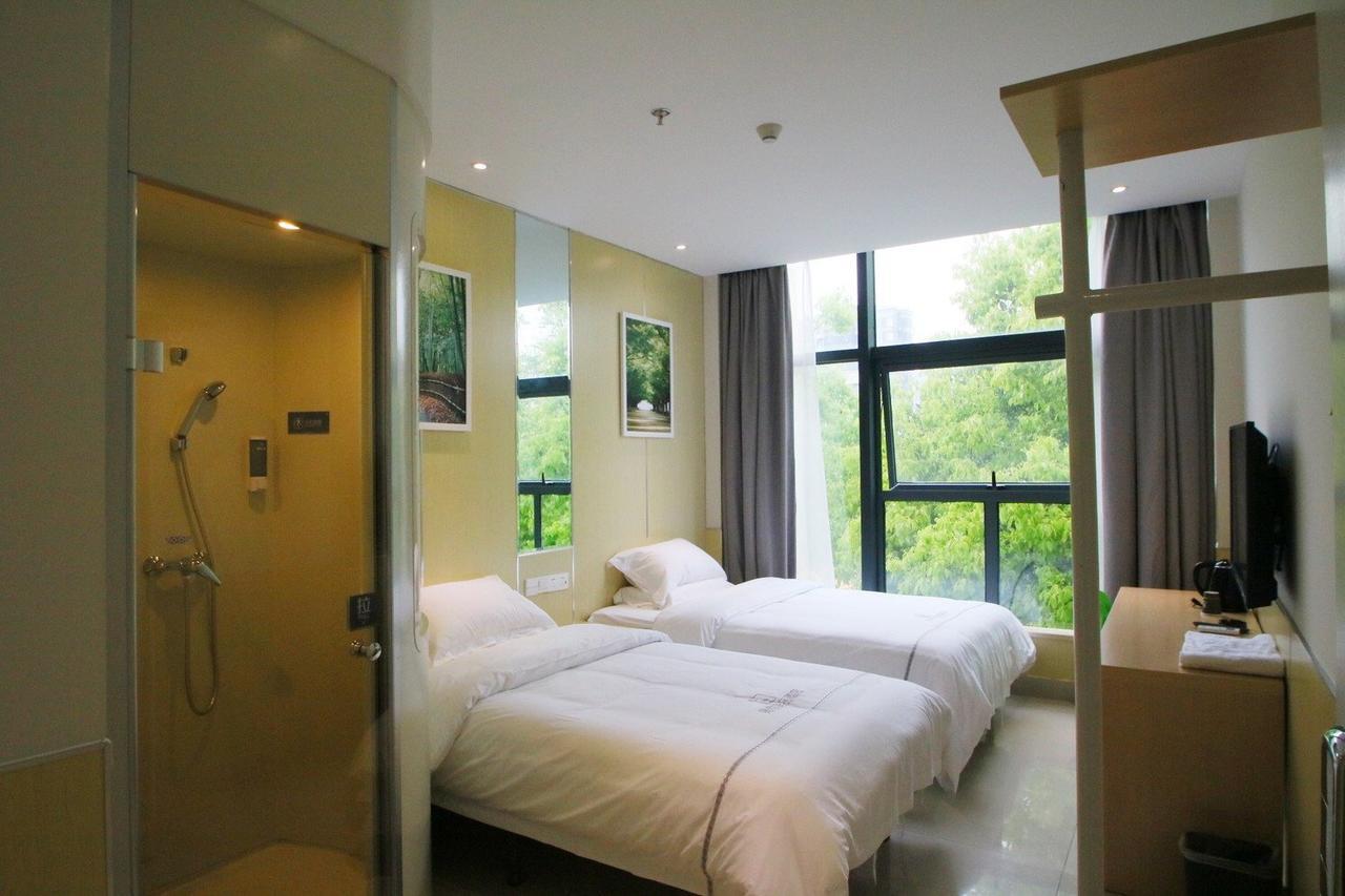 100 Inn Plus Pudong Airport Hotel Shanghai Exterior photo