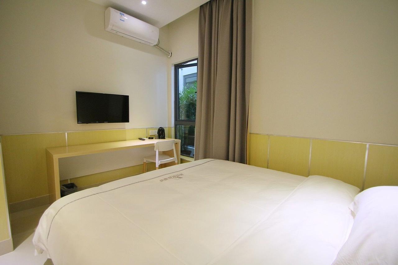 100 Inn Plus Pudong Airport Hotel Shanghai Exterior photo