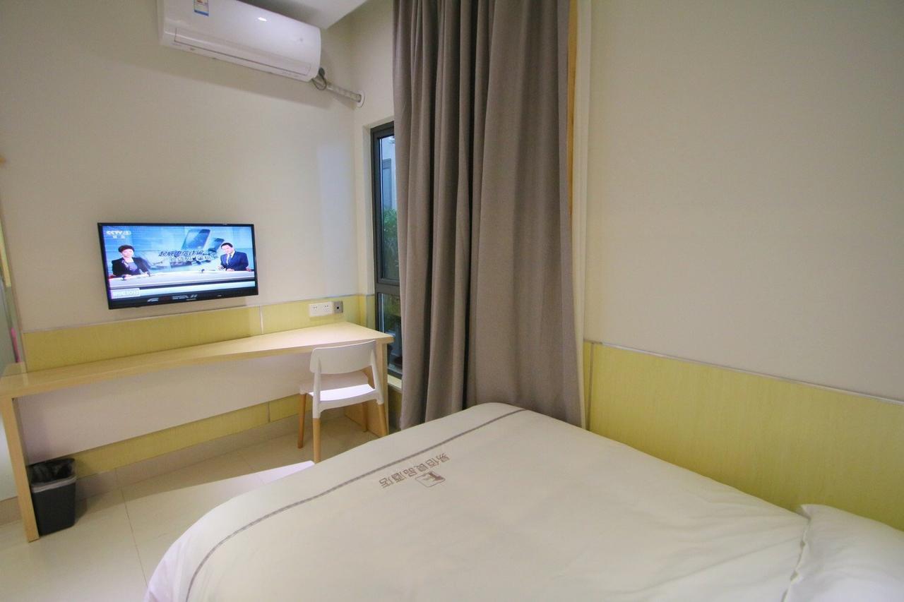 100 Inn Plus Pudong Airport Hotel Shanghai Exterior photo