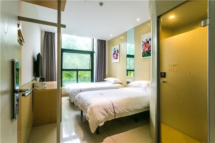 100 Inn Plus Pudong Airport Hotel Shanghai Exterior photo